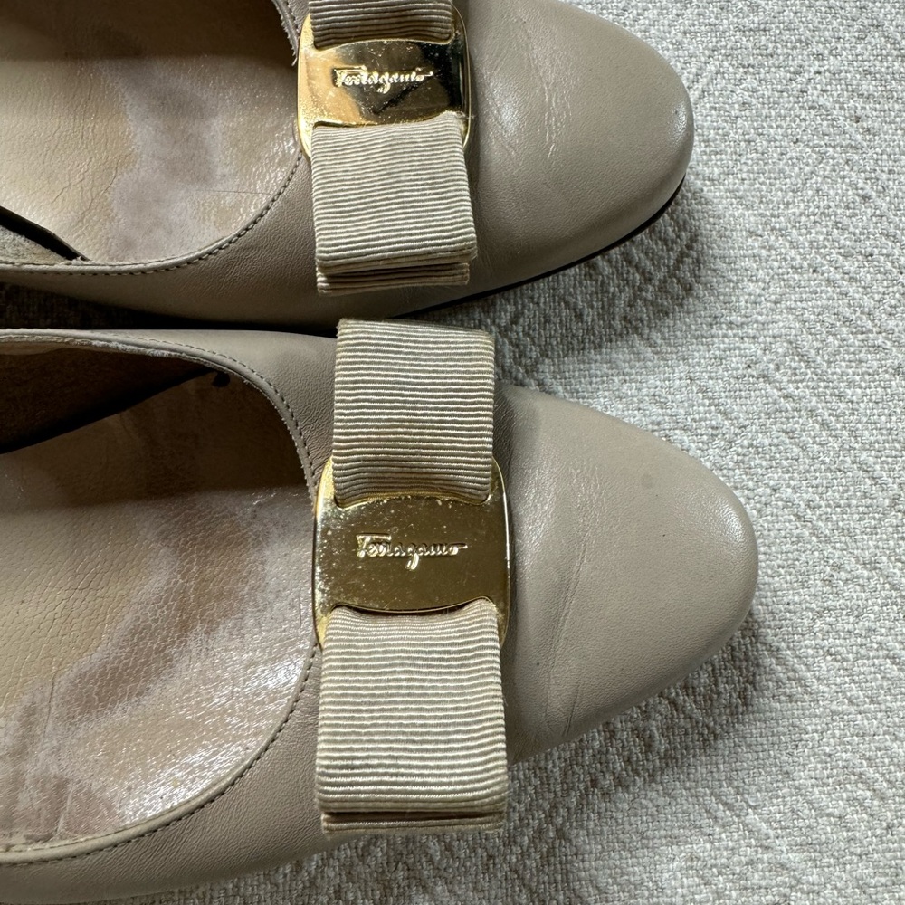 VTG Salvatore Ferragamo Cream Bow Kitten Heel Slingback Shoes 9.5 - Picture 4 of 9